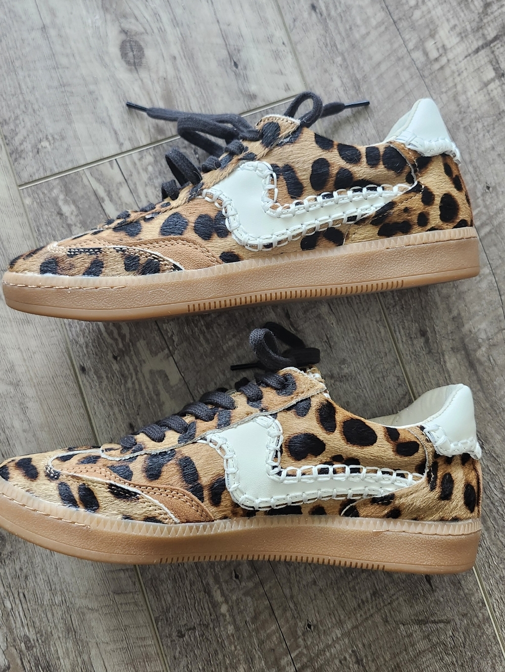 New! Dolce Vita Notice Stitch Leopard Print Sneakers - Picture 3 of 7